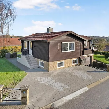 Daire Spacious & Cozy In Tranquil Suburb *