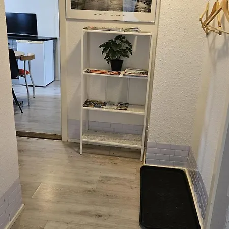 Apartment Spacious & Cozy In Tranquil Suburb
